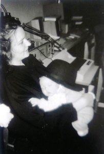 Munkahelyi Mikulás- ünnepségen a 10 hetes egészséges babámmal